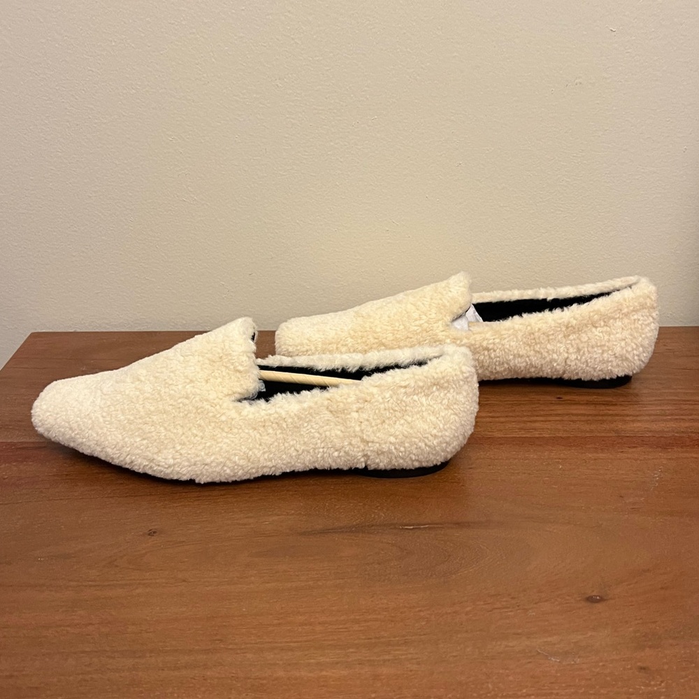 Brand new Who What Wear Poppy Flat Size 8